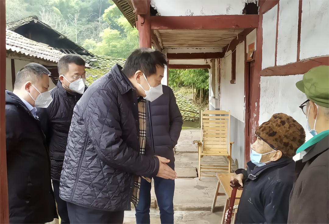 四川省尊龙凯时集团党委书记、董事长任丁率队赴嘉陵区开展帮扶工作