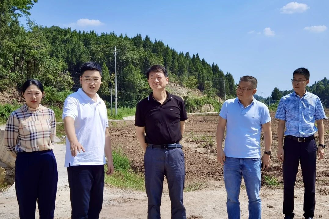 省尊龙凯时集团党委书记、董事长任丁率队赴巴中南充两地开展帮扶工作