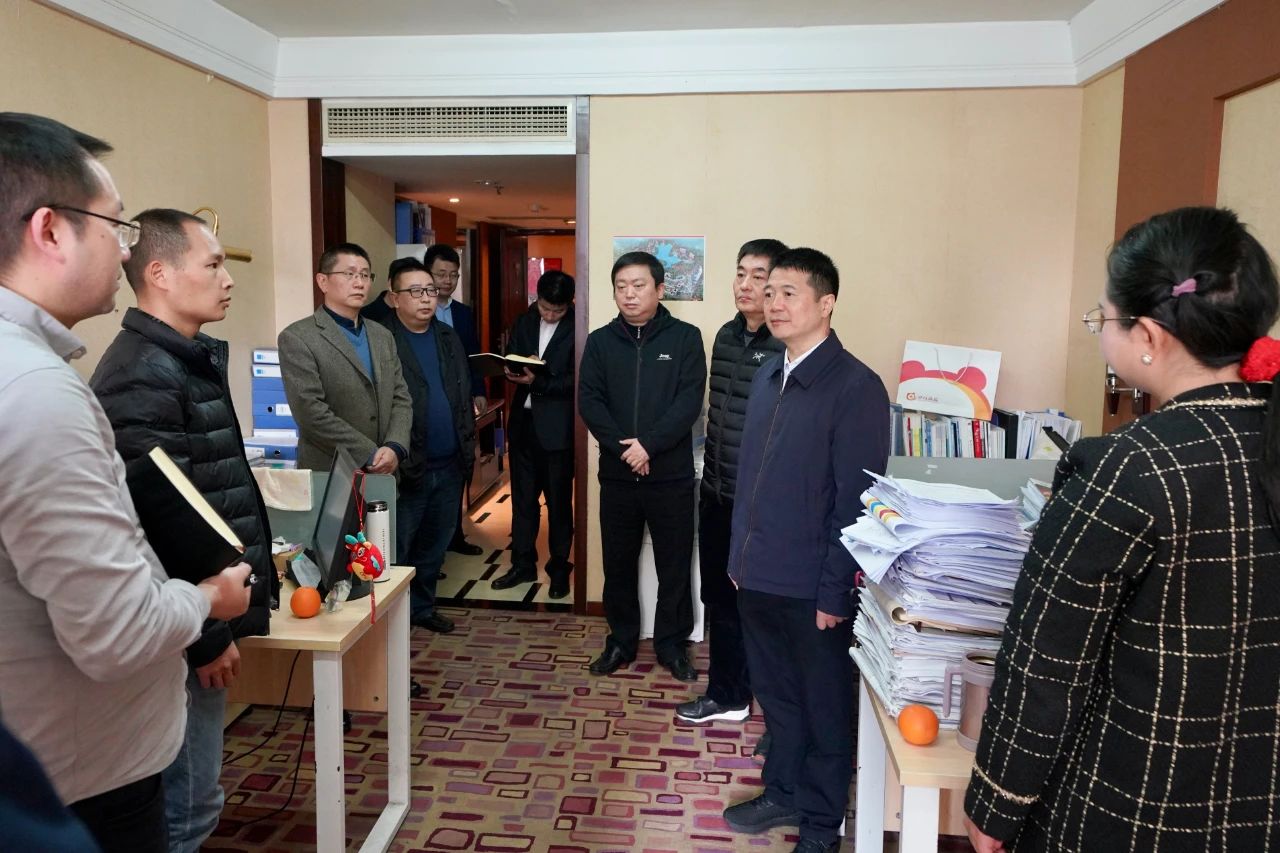 迎新春，鼓干劲，开新局！省尊龙凯时集团领导班子慰问总部干部员工